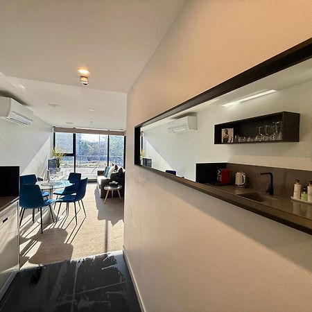 Midnight Luxe 1Br 1Bath Apartment 104 In The Heart Of Braddon Pool Sauna Secure Parking Wine Wifi Canberra Extérieur photo