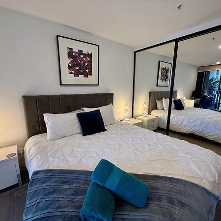 Midnight Luxe 1Br 1Bath Apartment 104 In The Heart Of Braddon Pool Sauna Secure Parking Wine Wifi Canberra Extérieur photo