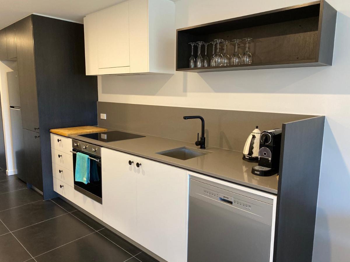 Midnight Luxe 1Br 1Bath Apartment 104 In The Heart Of Braddon Pool Sauna Secure Parking Wine Wifi Canberra Extérieur photo