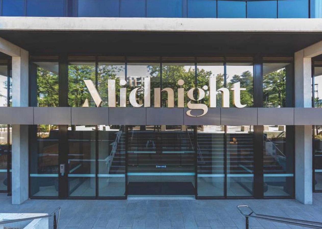 Midnight Luxe 1Br 1Bath Apartment 104 In The Heart Of Braddon Pool Sauna Secure Parking Wine Wifi Canberra Extérieur photo