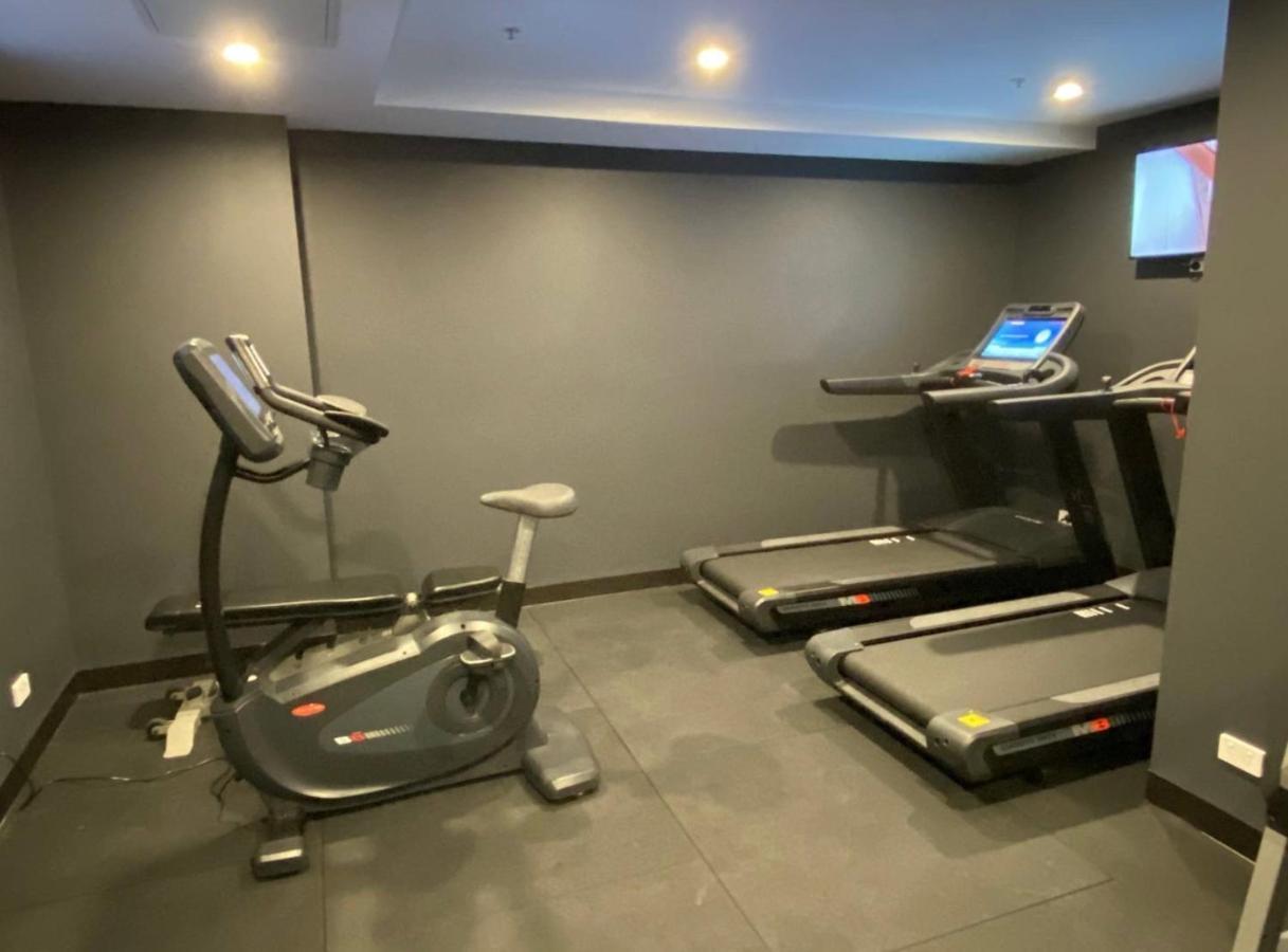 Midnight Luxe 1Br 1Bath Apartment 104 In The Heart Of Braddon Pool Sauna Secure Parking Wine Wifi Canberra Extérieur photo