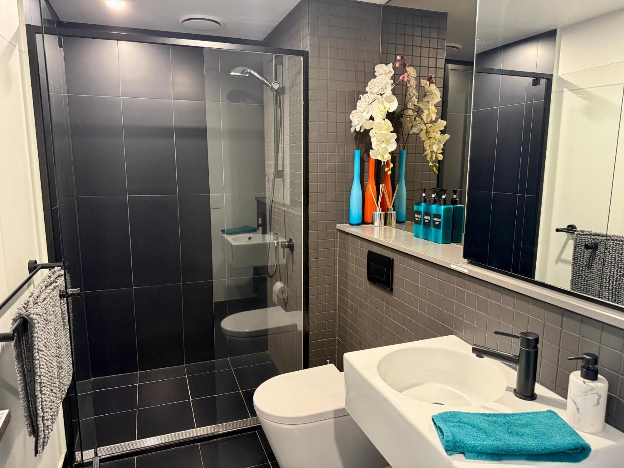 Midnight Luxe 1Br 1Bath Apartment 104 In The Heart Of Braddon Pool Sauna Secure Parking Wine Wifi Canberra Extérieur photo