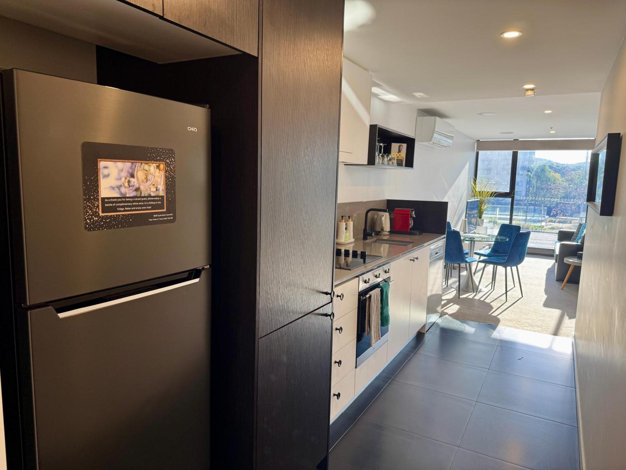 Midnight Luxe 1Br 1Bath Apartment 104 In The Heart Of Braddon Pool Sauna Secure Parking Wine Wifi Canberra Extérieur photo