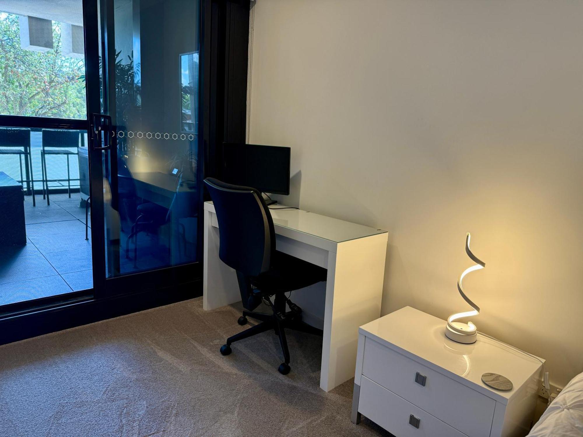 Midnight Luxe 1Br 1Bath Apartment 104 In The Heart Of Braddon Pool Sauna Secure Parking Wine Wifi Canberra Extérieur photo